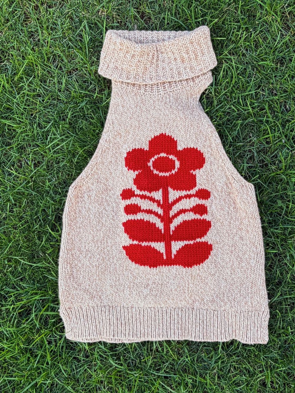 HAND EMBROIDERED RED FLOWER TURTLENECK SWEATER VEST M MADEWELL SCANDI UPCYCLED
